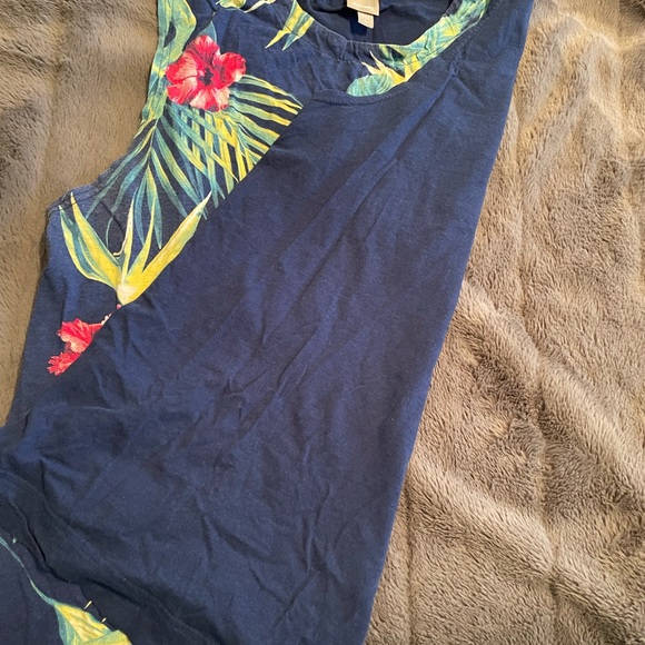 Bench Tank Top - Picture 2 of 3